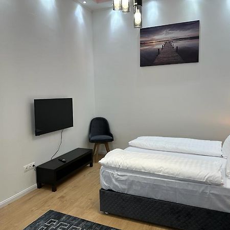 Lizu Apartmant Budapest Bagian luar foto